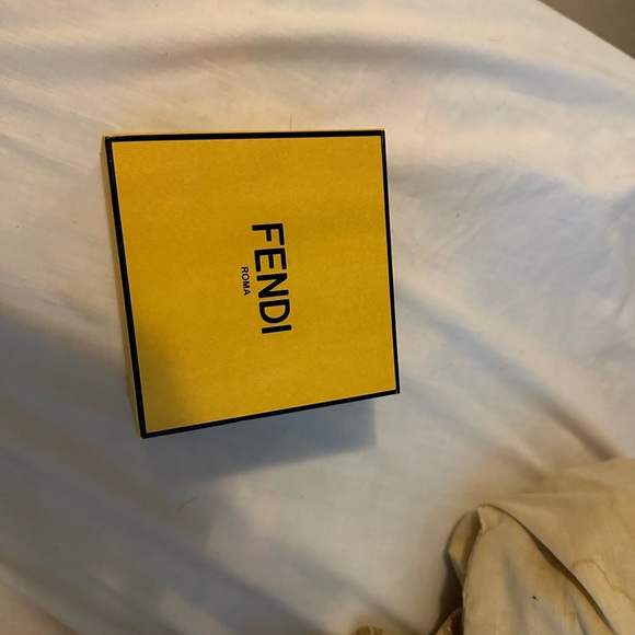 Like new Fendi Pearl Bracelet . - Picture 1 of 5